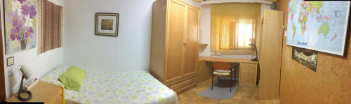 Room in Calle del Doctor Gómez Ulla, Salamanca with 5 bedrooms