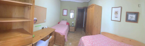 Room in Calle del Doctor Gómez Ulla, Salamanca with 5 bedrooms