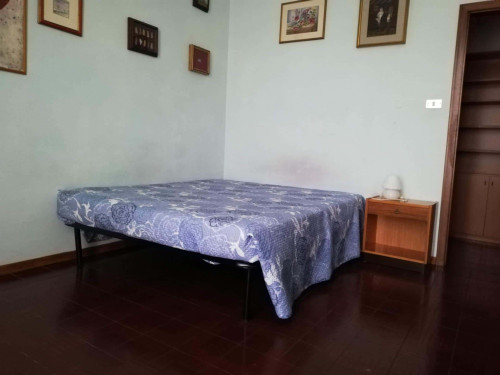 Room in Via Capo di Lucca, Bologna for 190 m² with 4 bedrooms