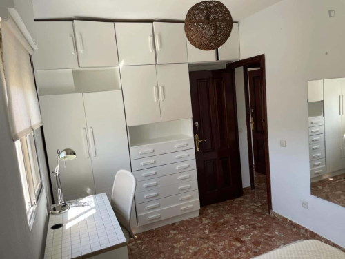 Room in Calle Arlanza, Málaga with 4 bedrooms - Gallery - 6
