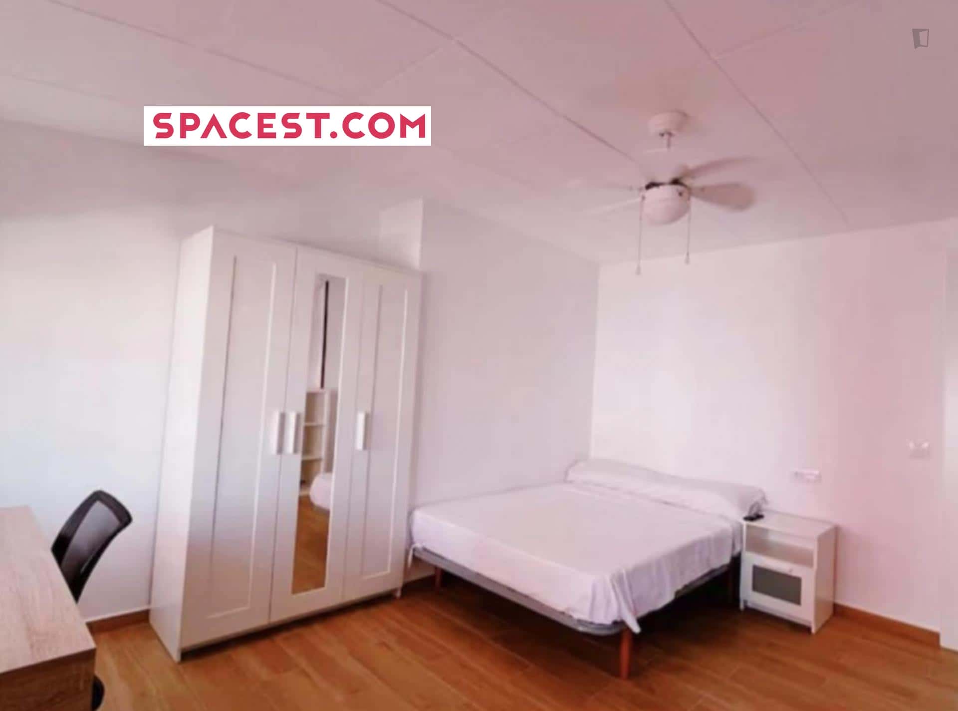 Room In Calle Rosario, Murcia For 150 M² With 3 Bedrooms - 1
