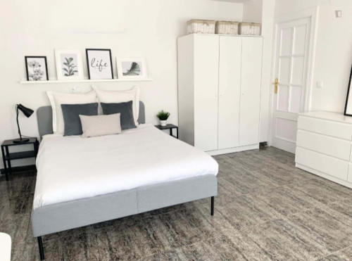 Room in Calle Maestro Javier Paulino Torres, Murcia with 4 bedrooms