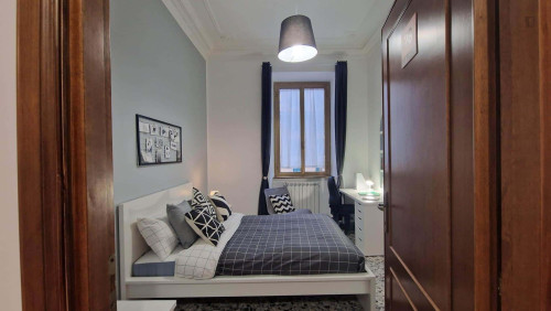 Room in Via Cerveteri, Roma for 86 m² with 3 bedrooms