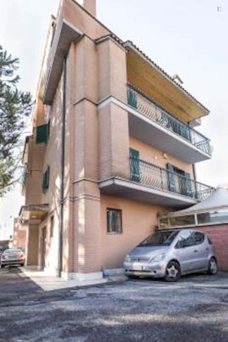 Apartment in Via Lorenzo Allievi, Roma for 45 m²
