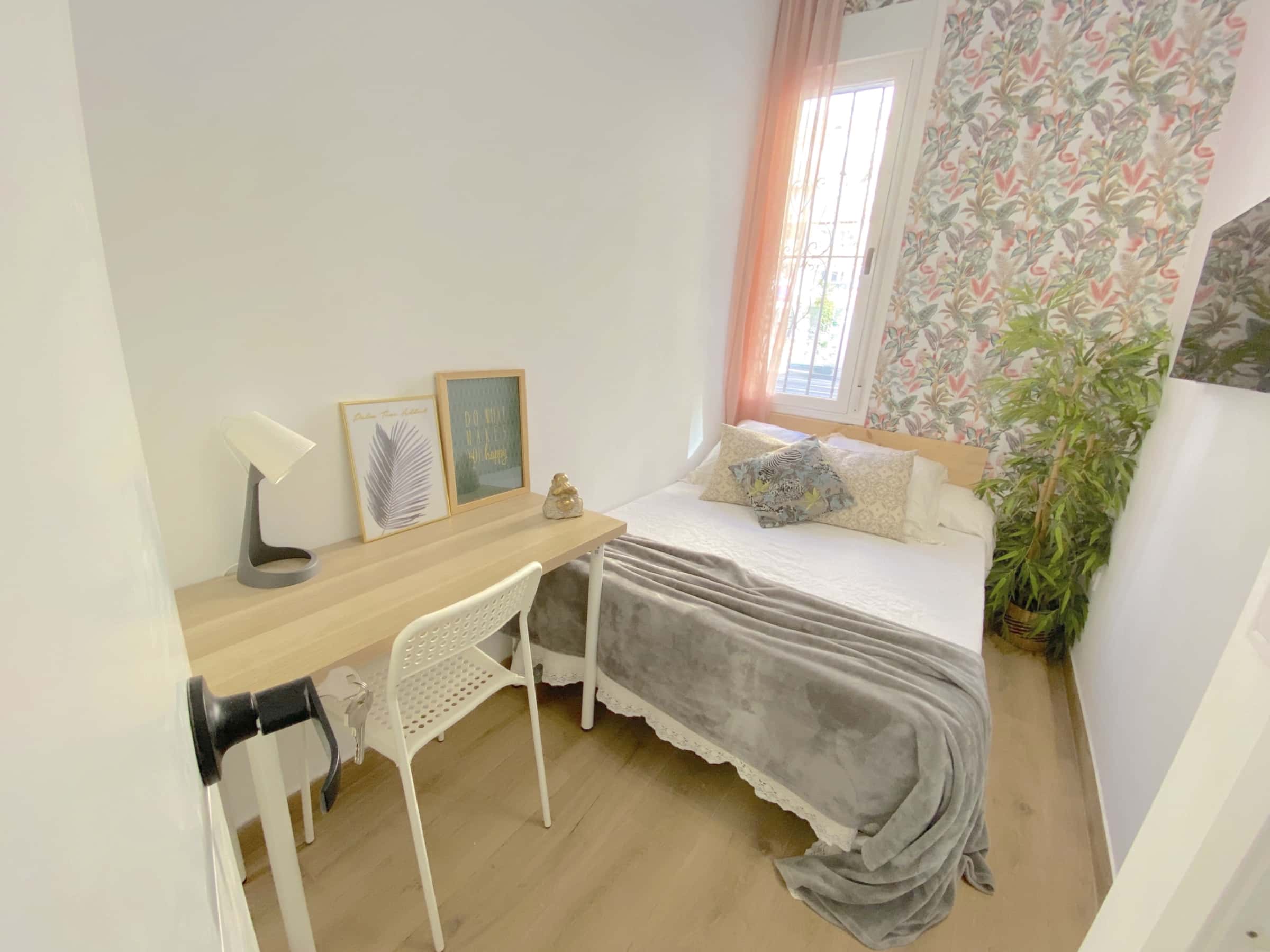  Premium Room Near CENTER With Private Bathroom And Terrace*, Double Bed, TV And WIFI  -  Premium room near CENTER with private bathroom and terrace*, double bed, TV and WIFI  - Gallery -  2
