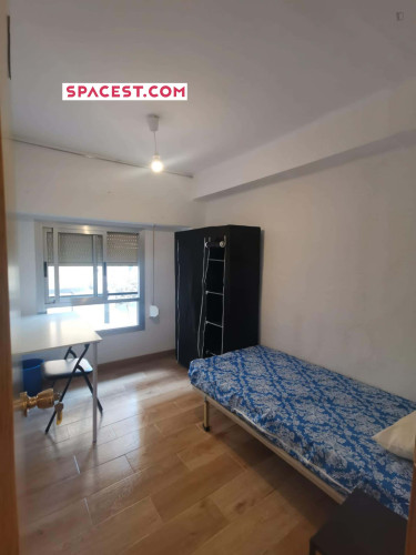 Room in Carrer Ibi, Alcoi with 4 bedrooms