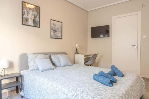 Room in Calle San Pablo, Alicante (Alacant) with 6 bedrooms