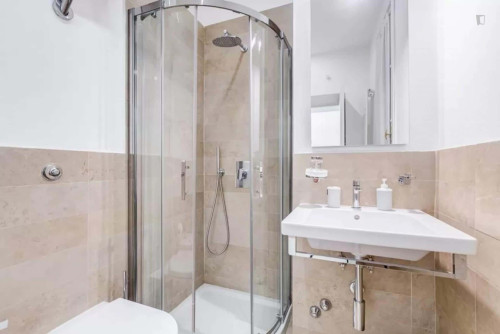 Apartment in Piazza Mignanelli, Roma with 2 bedrooms