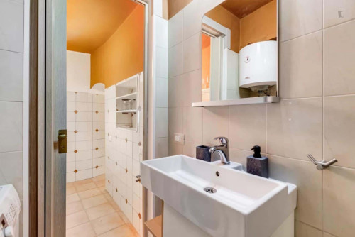 Apartment in Via del Mandrione, Roma for 30 m²