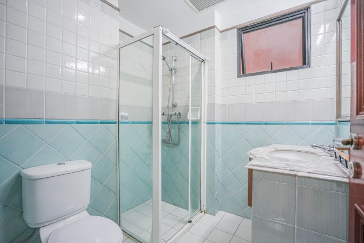  4 Beds 2 Baths  -  Dover Parkview  - Gallery -  3