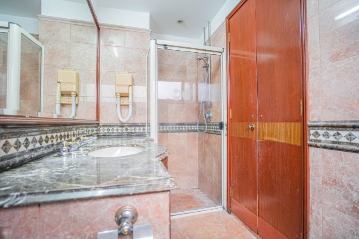  4 Beds 2 Baths  -  Dover Parkview  - Gallery -  4