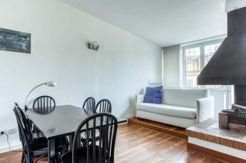 Apartment in Via dei Capocci, Roma for 26 m²