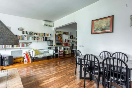 Apartment in Via dei Capocci, Roma for 26 m²