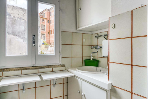 Apartment in Via dei Capocci, Roma for 26 m²