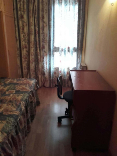 Room in Carrer de Dolors Almeda i Roig, Cornellà de Llobregat with 4 bedrooms