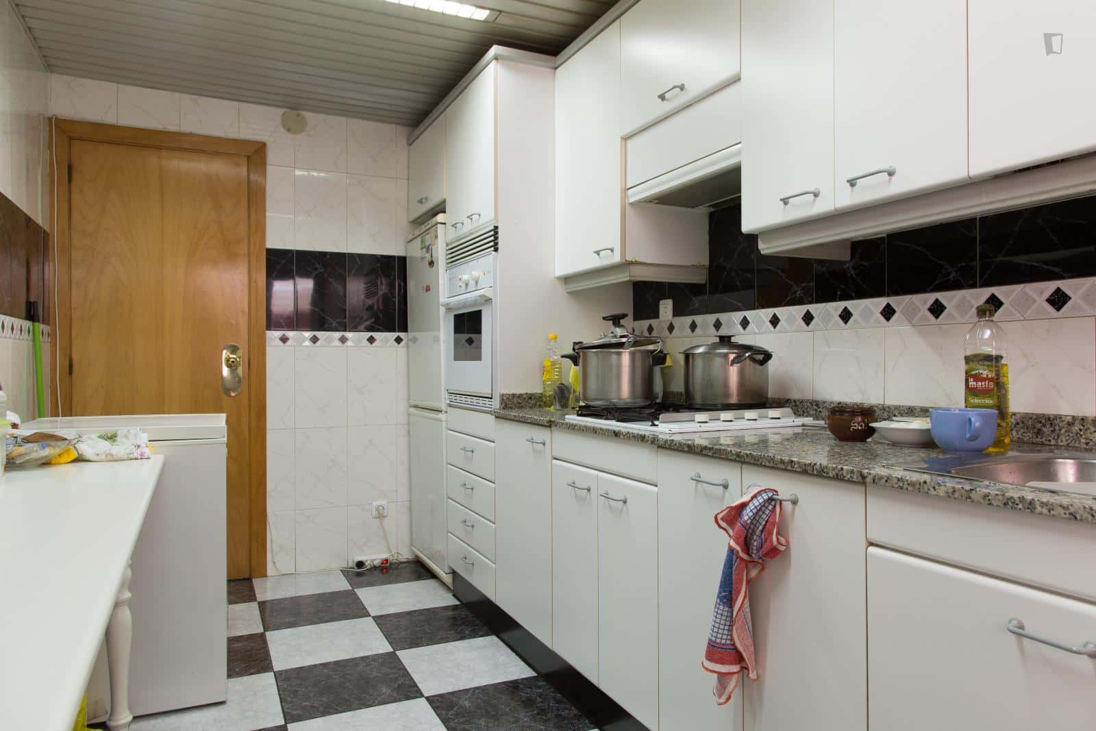  Room In Carrer De Dolors Almeda I Roig, Cornellà De Llobregat With 4 Bedrooms  -  Room in Carrer de Dolors Almeda i Roig, Cornellà de Llobregat with 4 bedrooms  - Gallery -  1