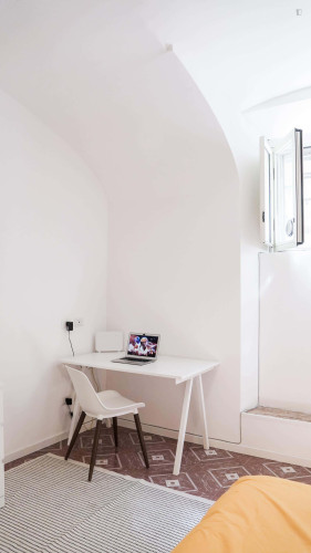 Room in Via Luigi Ferdinando Marsigli, Roma for 74 m² with 2 bedrooms