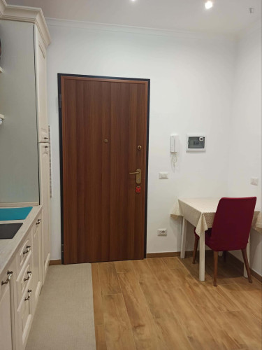 Apartment in Via Castell'Umberto, Roma for 40 m²