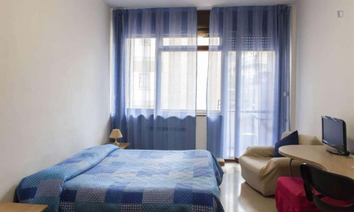 Room in Via Arturo Graf, Roma for 86 m² with 3 bedrooms