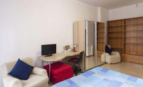 Room in Via Arturo Graf, Roma for 86 m² with 3 bedrooms