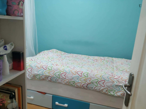 Room in Plaça de Campfaso, Cornellà de Llobregat with 4 bedrooms  - Gallery -  5