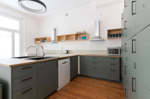 Room in Rue de la Patouillerie, Nantes for 500 m² with 20 bedrooms - Gallery - 7