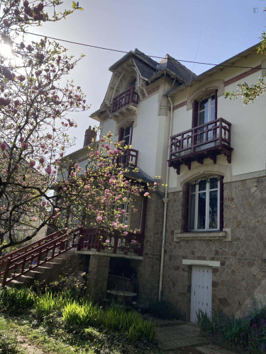 Room in Rue de la Patouillerie, Nantes for 500 m² with 20 bedrooms
