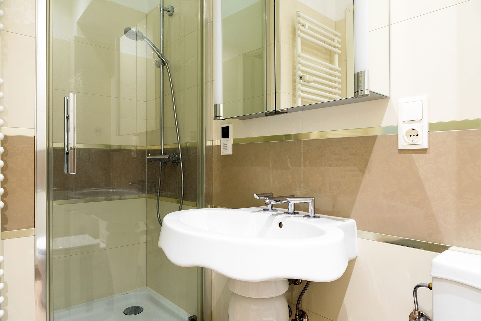 BEAUTIFUL STUDIO APARTMENT IN GREAT LOCATION - BEAUTIFUL STUDIO APARTMENT IN GREAT LOCATION - Gallery - 1