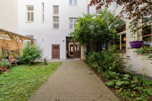 Helle schoene Altbauwohnung in Friedrichshainain