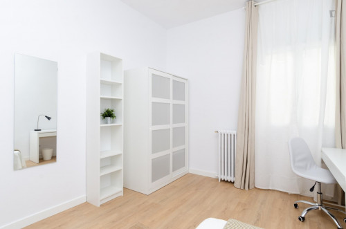 Cozy double bedroom near Canal metro station