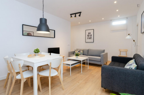 Cozy double bedroom near Canal metro station  - Gallery -  5