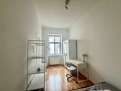 Gorgeous studio in quiet street