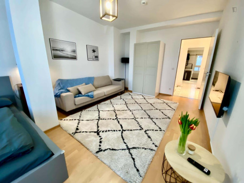 Apartment in Proskauer Straße, Berlin for 67 m² with 2 bedrooms