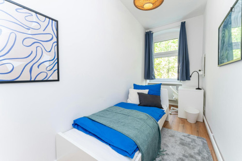 Inviting single bedroom in the Neukölln area