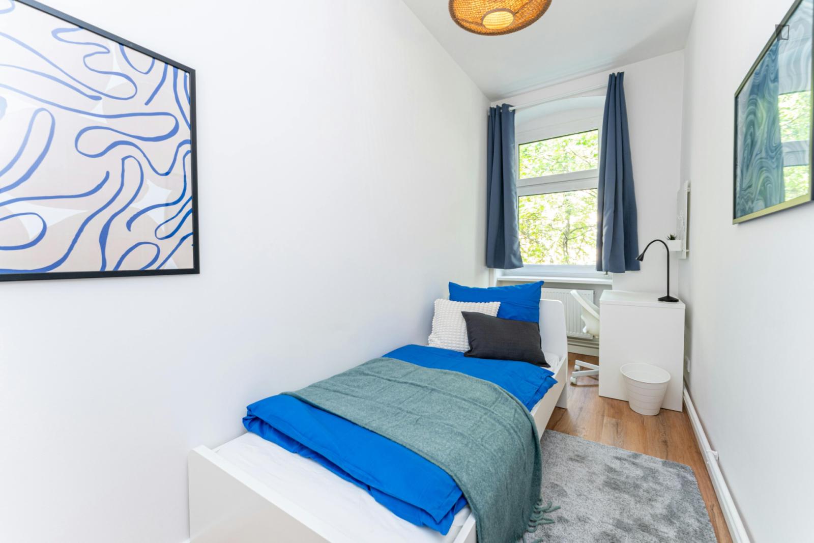 Inviting Single Bedroom In The Neukölln Area - Inviting single bedroom in the Neukölln area - Gallery - 1