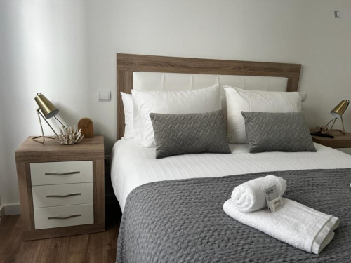 Modern 3 Bedroom Apartment close to Vigo Guixar Train Station