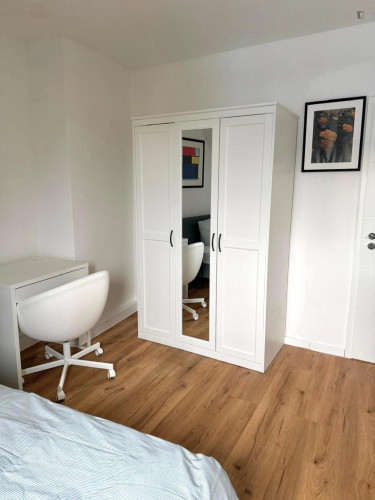 Cozy double bedroom in Düsseldorf