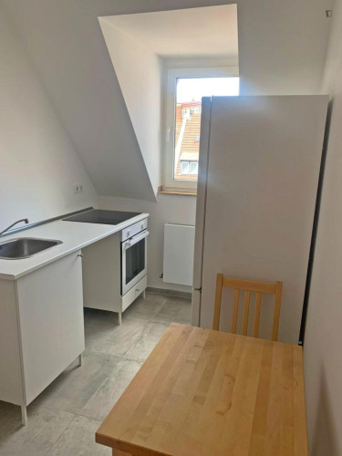 Cozy double bedroom in Düsseldorf  - Gallery -  5