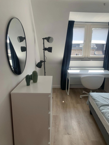 Cozy double bedroom in Düsseldorf