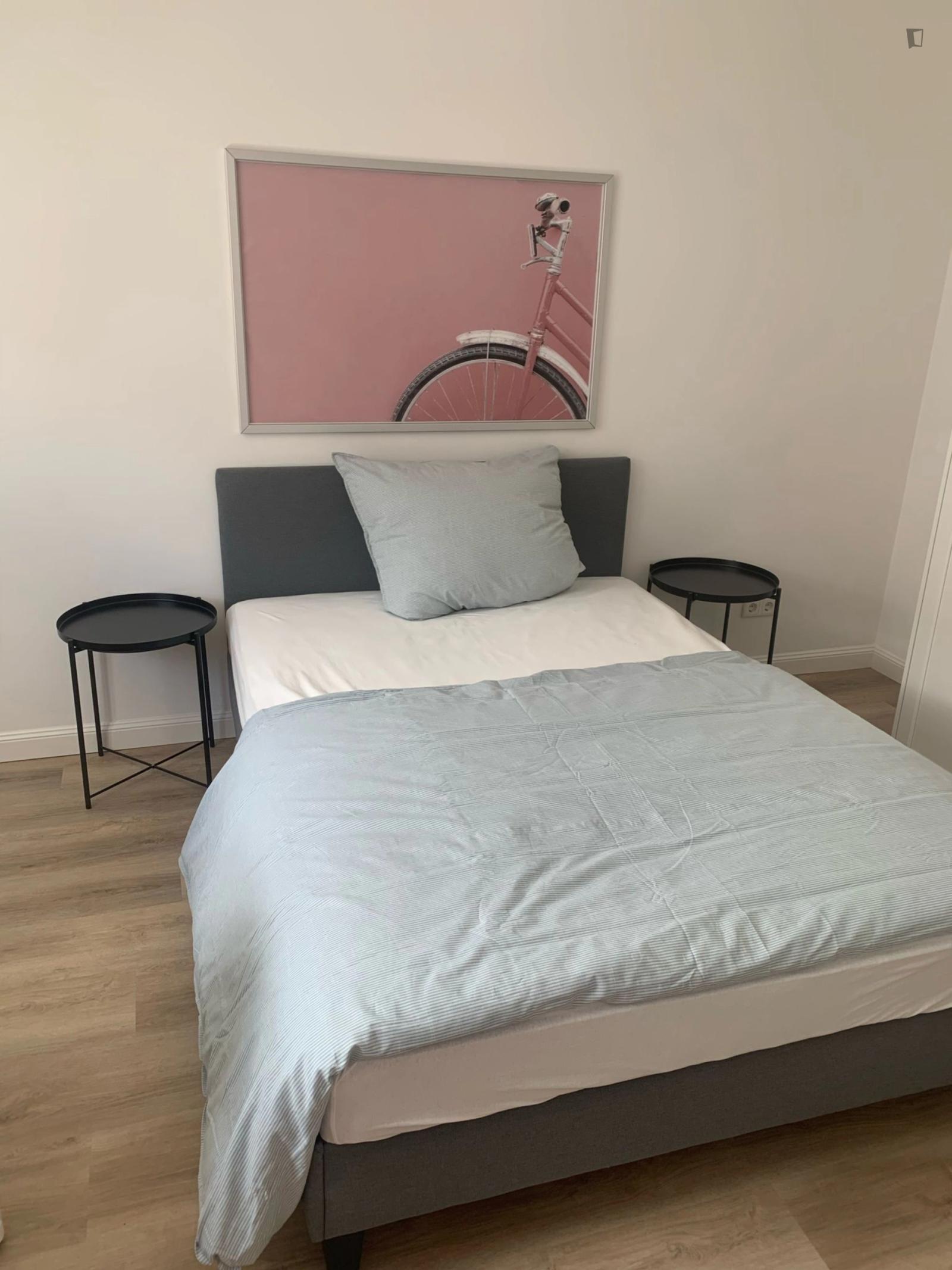  Cozy Double Bedroom In Düsseldorf  -  Cozy double bedroom in Düsseldorf  - Gallery -  1