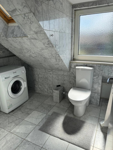 Excellent 4-bedroom apartment in Oberbilk