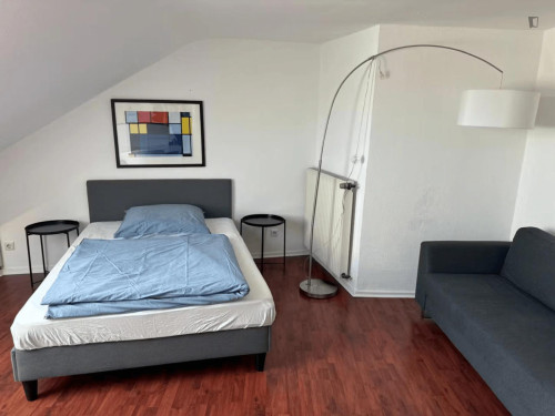 Pleasant double bedroom in center of Düsseldorf