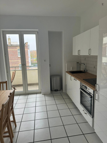 Charming double bedroom in Oberkassel  - Gallery -  5