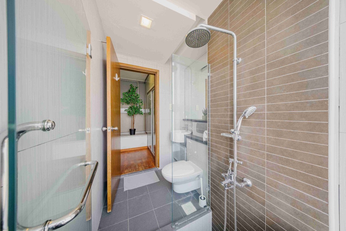 3 Bedroom 2 Baths  -  Evergreen View  - Gallery -  4