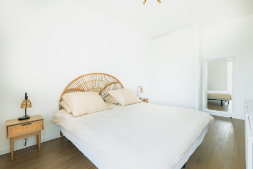 Spacious flat in Clichy