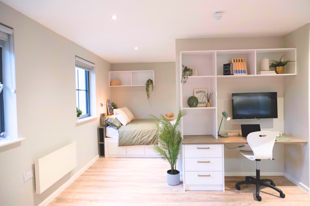  Classic Bigger Studio  -  Percy’s Place  - Gallery -  1