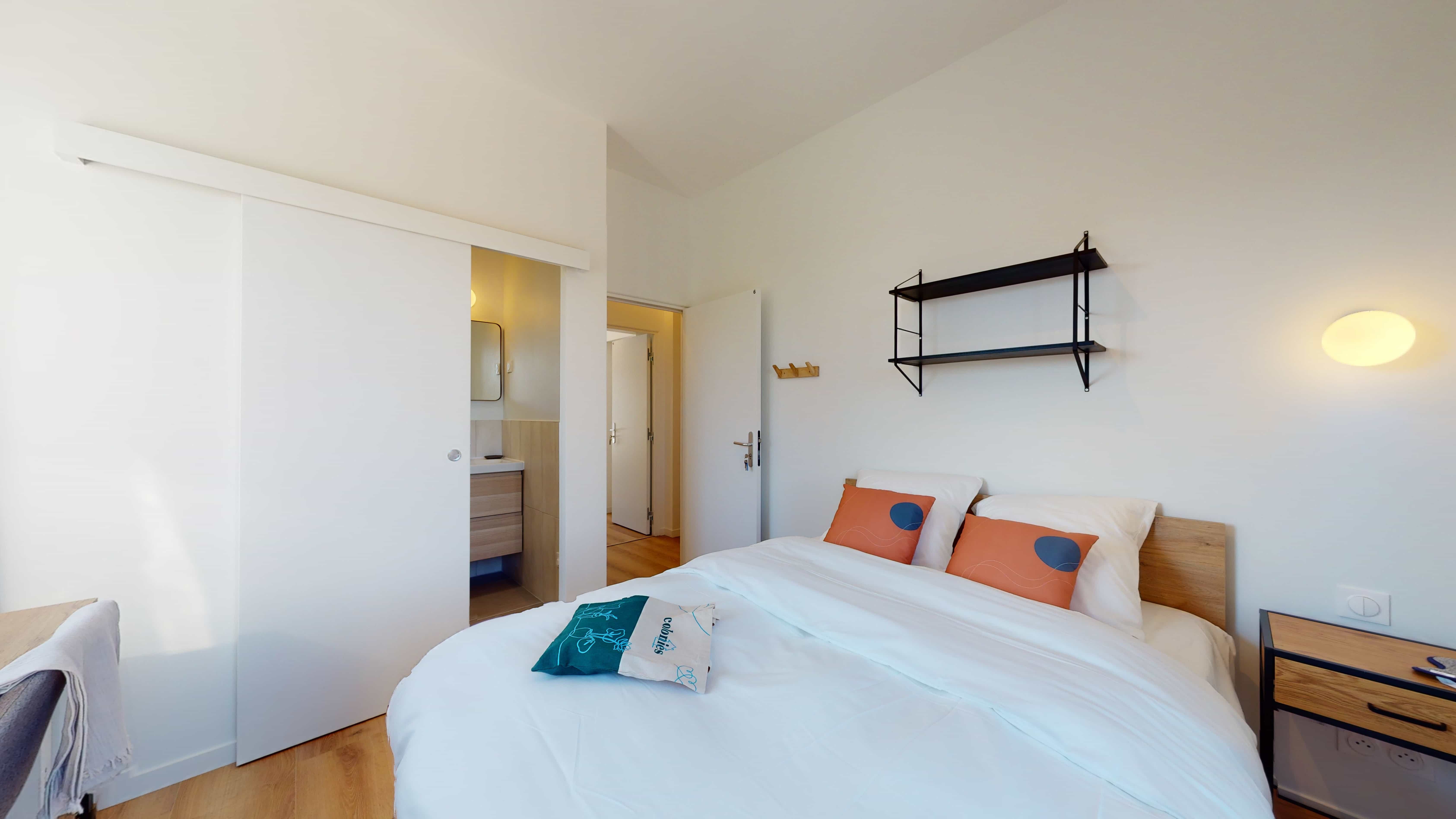 Room For One Person - 6 - 2