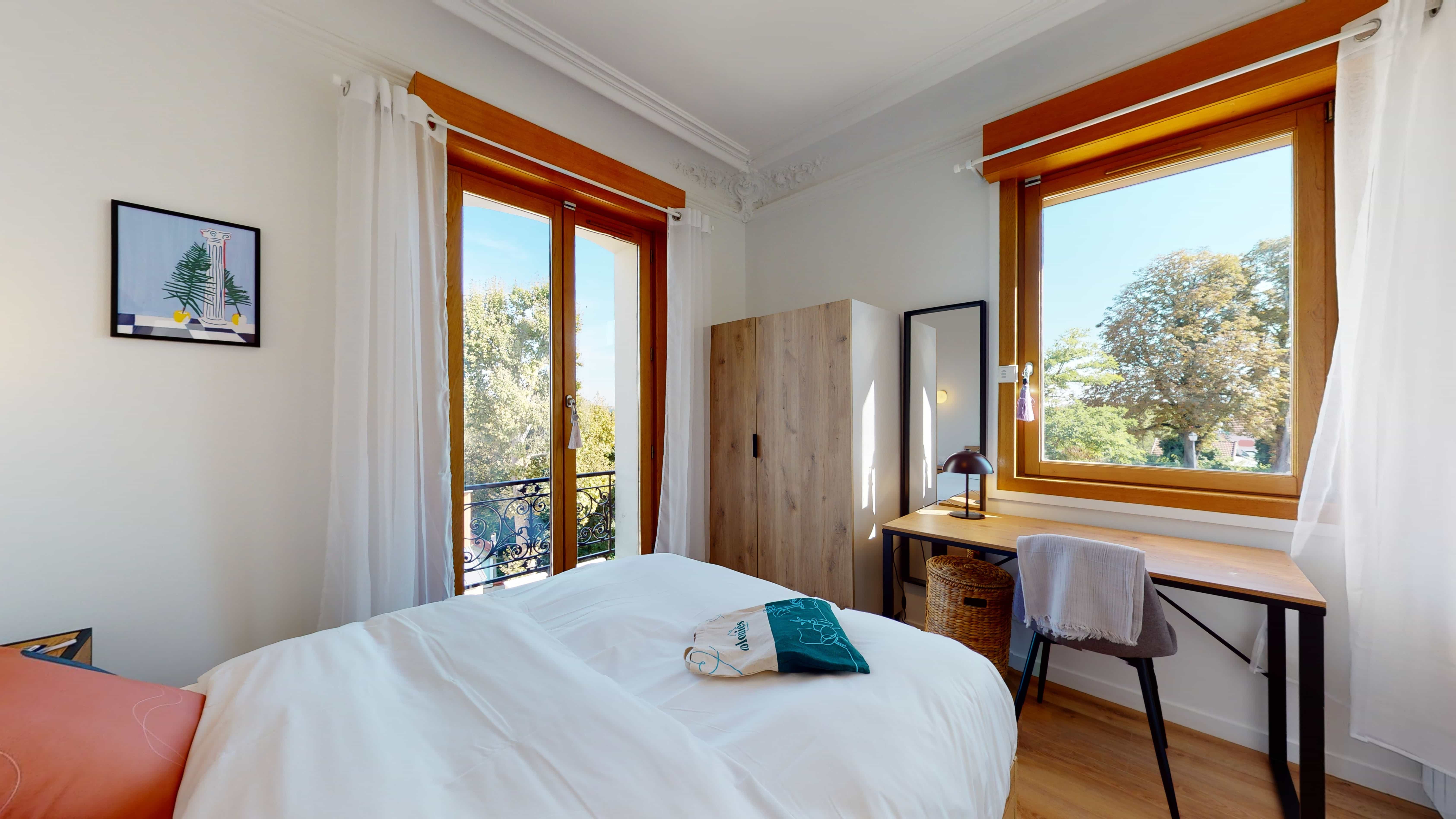 Room For One Person - 6 - 1