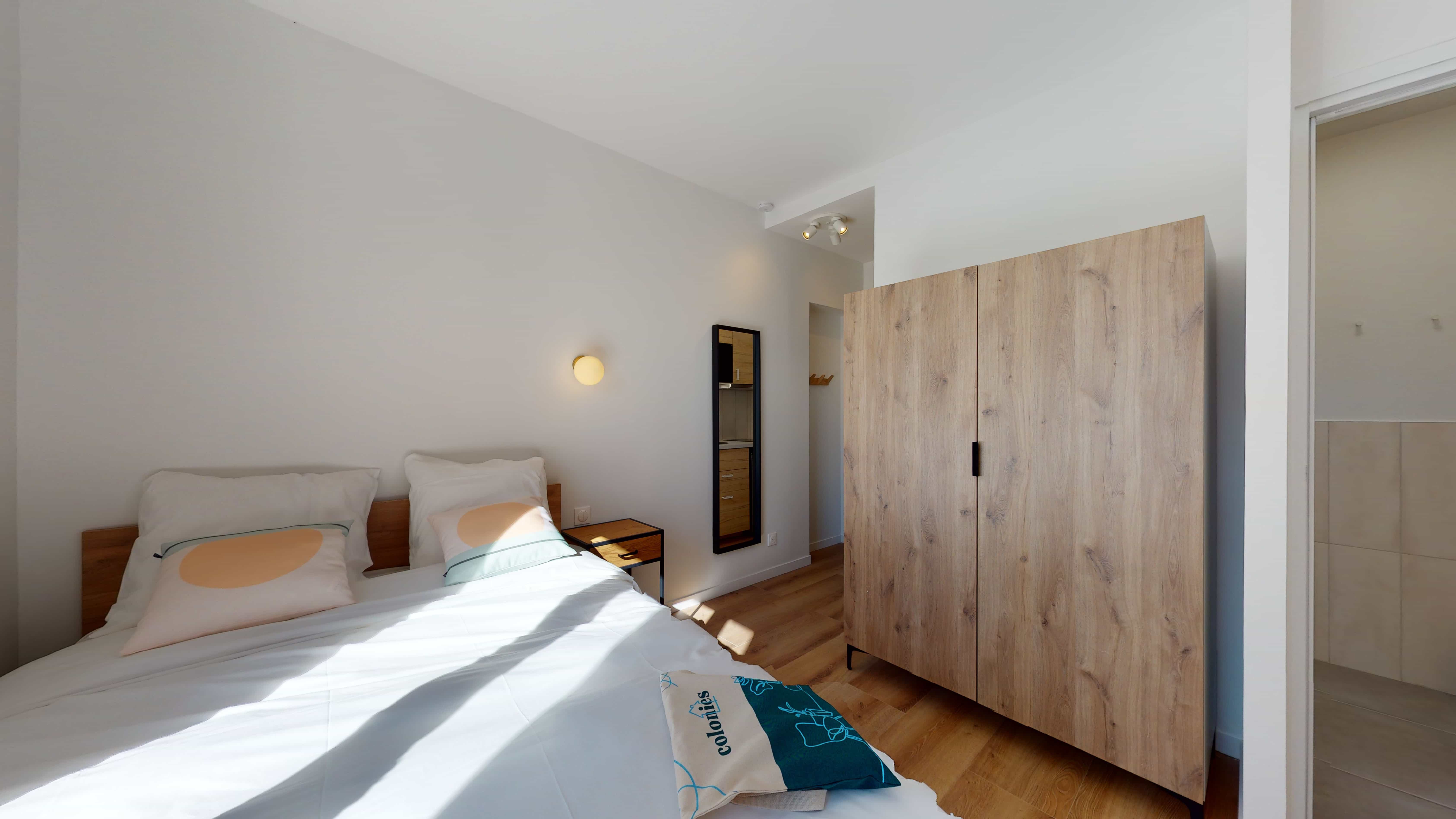 Studio For One Person - 10 - 3