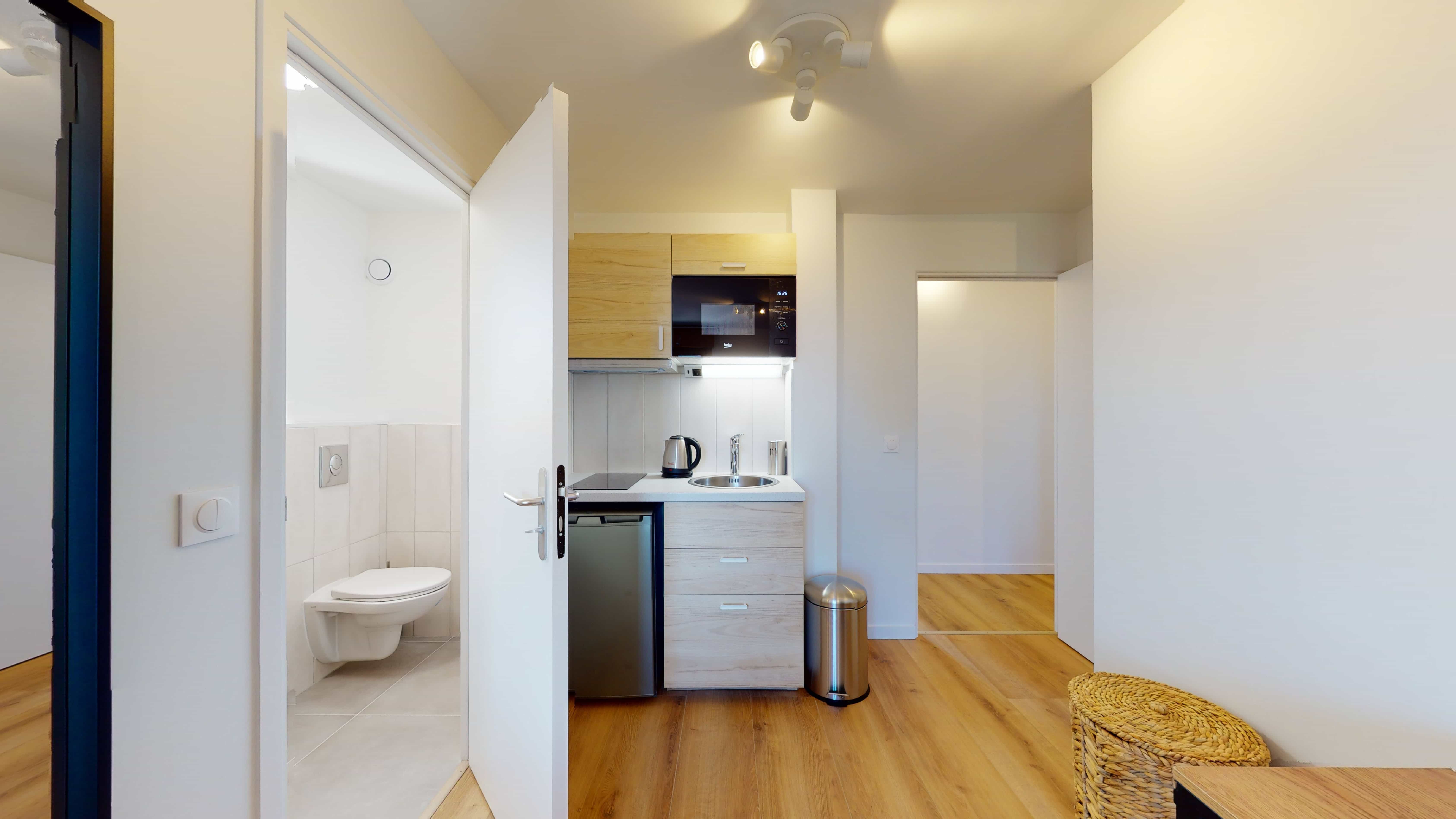 Studio For One Person - 11 - 3